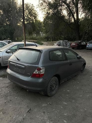 Honda Civic: 2004 г., Дизель, Хэтчбэк — 3