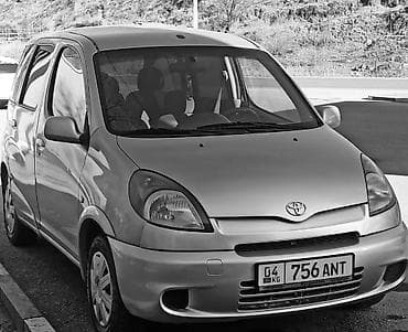 Унаа сатуу: Toyota Yaris Verso: 1999 г., 1.3 л, Кол менен иштөөчү, Бензин, Вэн/Минивэн — 7