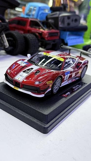 часы patek philippe: Коллекционная масштабная модель гоночного автомобиля Ferrari 488 — 2