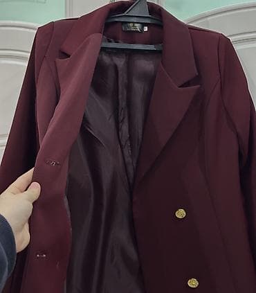 Личные вещи: Женский пиджак бордового цвета. - Классический приталенный крой с — 3