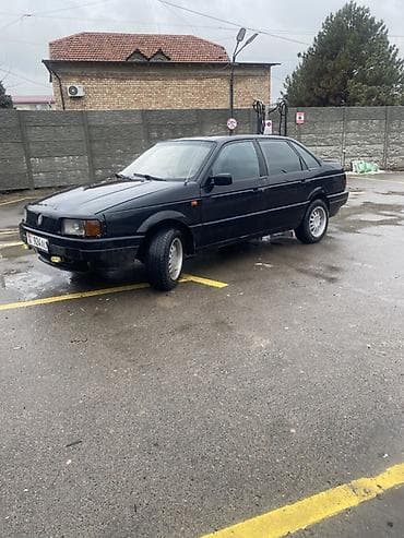 Volkswagen: Volkswagen Passat: 1990 г., 1.8 л, Механика, Бензин, Седан — 1