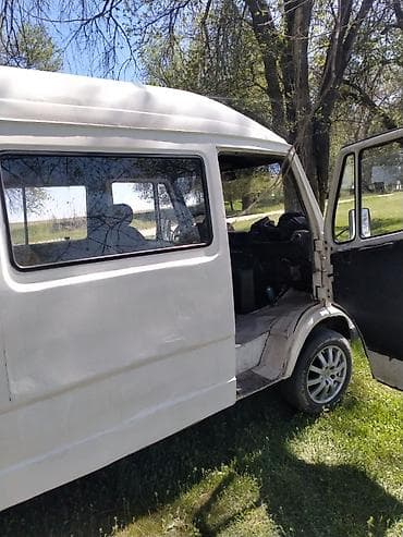 бус будка: Mercedes-Benz T1: 1992 г., 2.3 л, Ручные, Дизель, Фургон — 4