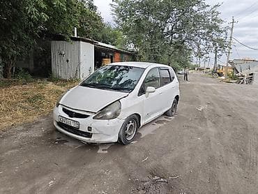 Honda Fit: 2001 г., 1.3 л, Вариатор, Бензин, Хэтчбэк at lalafo.kg Honda Fit: 2001 г., 1.3 л, Вариатор, Бензин, Хэтчбэк