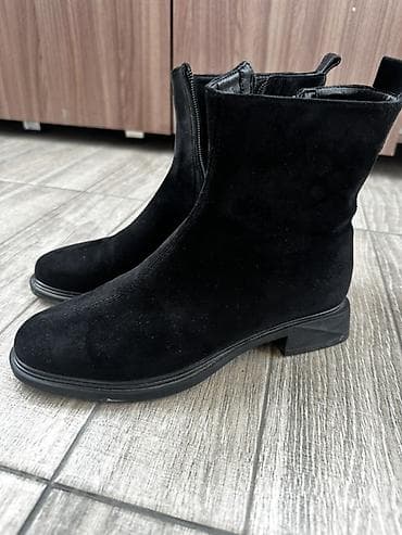 Женские черные ботинки-анклеты из замши. - Материал верха: мягкая