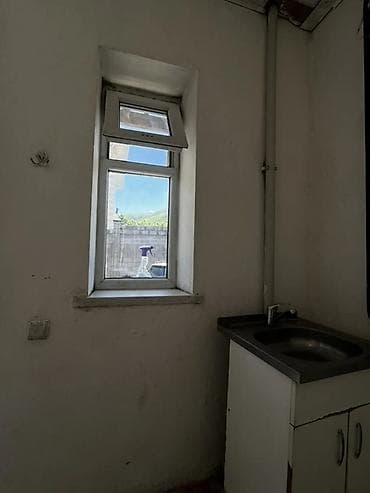 Квартиры: 1 комната, Арча-Бешик ж/м Агентство недвижимости, Только девушкам, от 1 месяца, от 3 месяцев, от 6 месяцев, Без мебели — 5