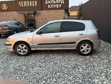 Транспорт: Nissan Almera: 2001 г., 1.8 л, Механика, Бензин, Хэтчбэк — 1