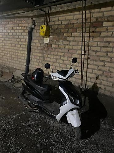 200 кубовый мотоцикл: Тип скутера 125 куб. см, Бензин, Б/у — 2