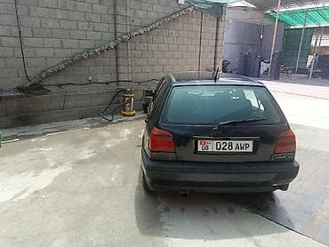 geely automobile: Volkswagen Golf: 1995 г., 1.6 л, Механика, Бензин, Хэтчбэк — 6