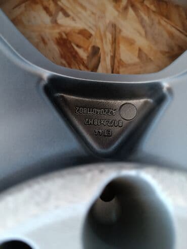 разноширокие: Литые Диски R 18 AMG, Комплект, отверстий - 5, Б/у — 9