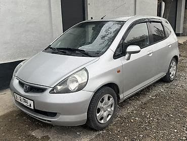 трактор 82 1: Honda Jazz: 2002 г., 1.5 л, Кол менен иштөөчү, Бензин, Хетчбек — 2