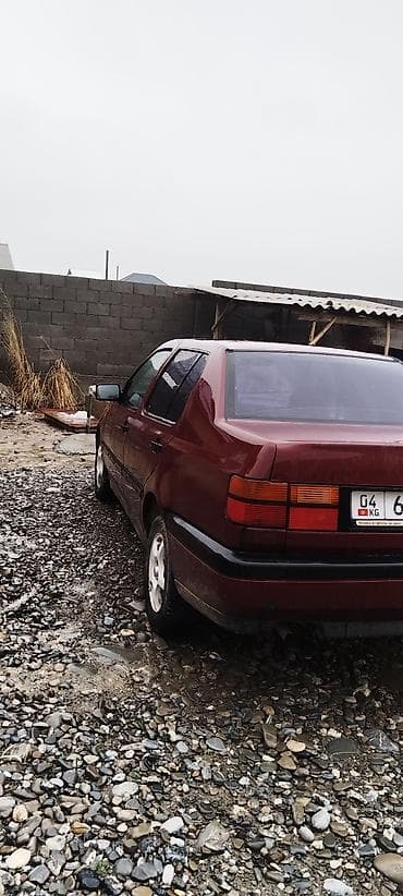 Volkswagen: Volkswagen Vento: 1993 г., 1.8 л, Механика, Бензин, Седан — 5
