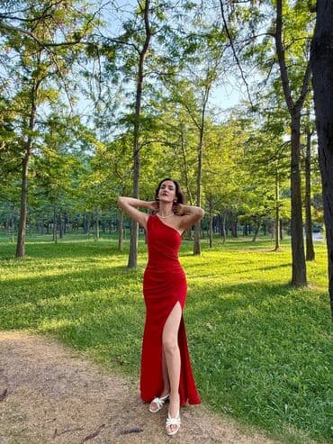 длинное платье в пол с открытой спиной: Продаю вечерние платья все новые черное-5000 зеленое- 5000 — 6