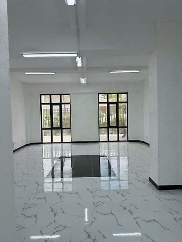Аренда офисов, 100 м², В жилом комплексе, 1 линия, С отдельным входом, С отдельным сан узлом
