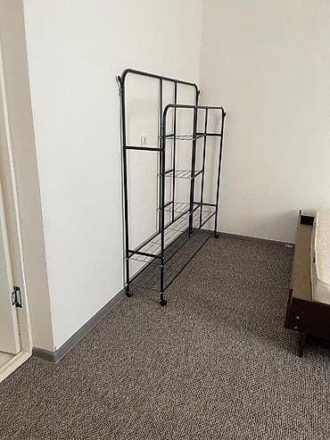 ул западная: Жибек Жолу менен Ростовскаянын кесилишинде бывший зап.автовокзалдын — 1