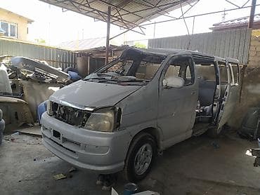 Toyota: Toyota Regius: 2002 г. — 6