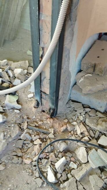 резка кирпича: Демонтажные работы любых масштабов, пробитие проёмов и усиление — 12