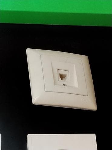 установка розетки: Сетевая розетка Ethernet (настенная) - Тип разъёма: RJ-45 - Один порт — 1