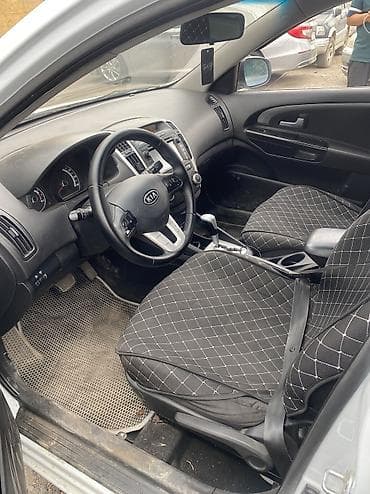 e53 4 8: Kia Ceed: 2010 г., 1.6 л, Автомат, Бензин, Универсал — 5