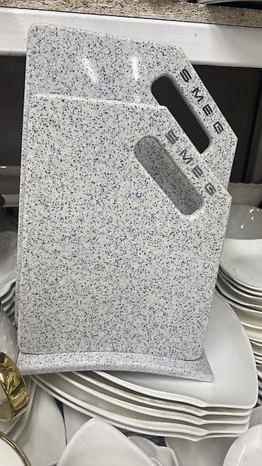 декор для кухни: Набор кухонных аксессуаров и декора: - Банки для специй и сыпучих — 4