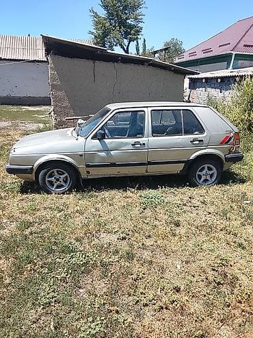 кочкор авто: Volkswagen Golf: 1988 г., 1.8 л, Кол менен иштөөчү, Бензин, Хетчбек — 3
