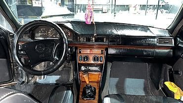 лабо купит: Mercedes-Benz 220: 1994 г., 2.2 л, Механика, Бензин, Хэтчбэк — 5