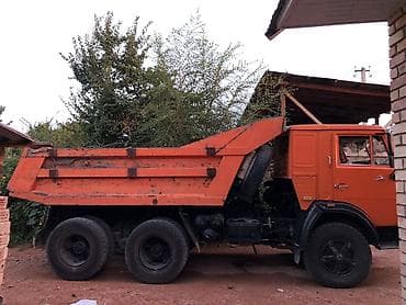 Самосвал КАМАЗ, оранжевый, колесная формула 6×4. Металлический кузов с — 6