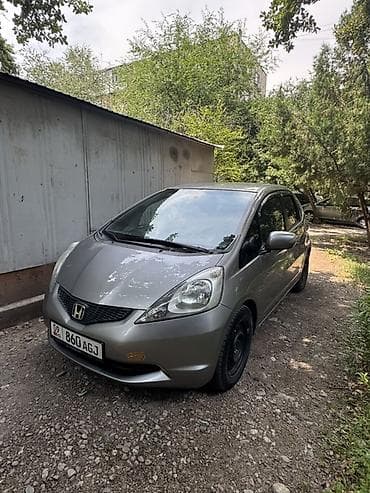 Honda Jazz: 2009 г., 1.3 л, Механика, Бензин, Хэтчбэк