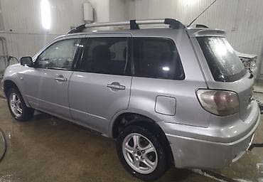 range rower: Mitsubishi Outlander: 2004 г., 2 л, Механика, Бензин, Кроссовер — 3