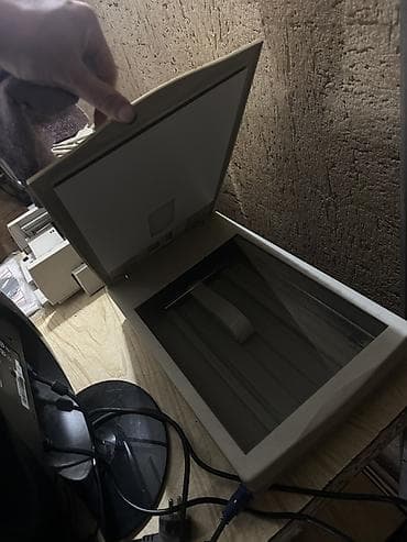 цифровой принтер: Лот ретро‑электроники и офисной техники, одним комплектом. В составе — 7