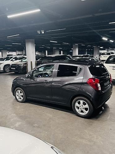 Транспорт: Chevrolet Spark: 2016 г., 1 л, Вариатор, Бензин, Хэтчбэк — 5