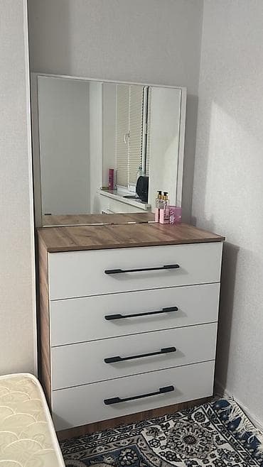 mf doom: Комод для одежды, Б/у, С зеркалом, цвет - Белый, Самовывоз — 1