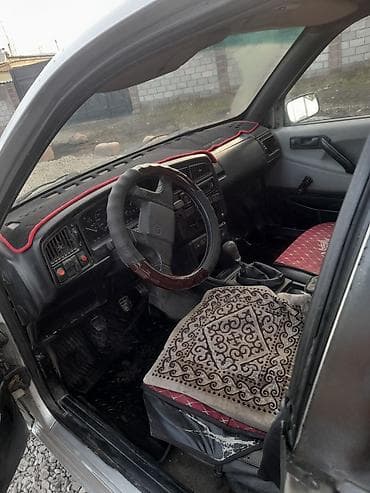 подушки в машину: Volkswagen Passat: 1992 г., Седан — 7
