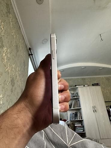 айфое: IPhone 13, Белый, 81 % — 3