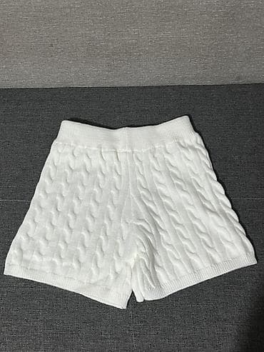 Прокат одежды: Вязаный комплект из двух предметов: джемпер-поло и шорты. - Цвет — 3