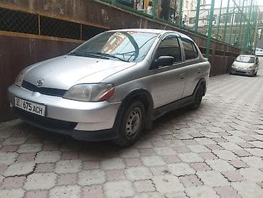 Toyota Platz: 1999 г., 1.5 л, Автомат, Бензин, Седан