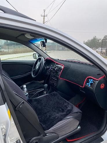 Унаа сатуу: Toyota Avensis: 2001 г., 1.8 л, Механика, Бензин, Универсал — 4