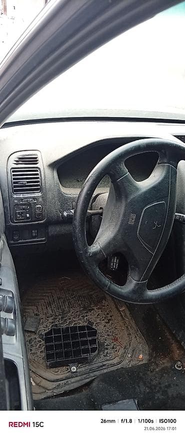 Mitsubishi Galant (седан, серебристый) – на разбор по запчастям Что — 5