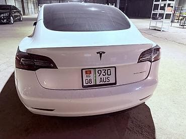 tesla 3: Tesla Model 3: 2022 г., Электромобиль, Седан — 2
