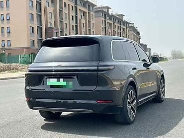 рысь: Lixiang L9: 2023 г., 0.1 л, Автомат, Гибрид, Внедорожник — 4