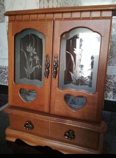 футляры для украшений: Деревянная шкатулка для хранения украшений и драгоценностей, в виде — 1