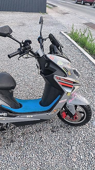 мото скутера: Тип скутера 150 куб. см, Бензин — 4