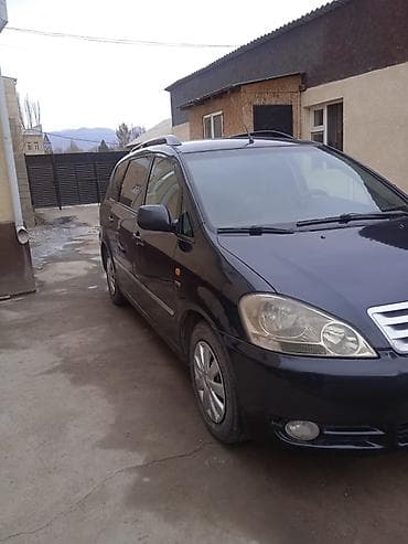 гетз 2: Toyota Avensis Verso: 2002 г., 2 л, Автомат, Бензин, Минивэн — 2