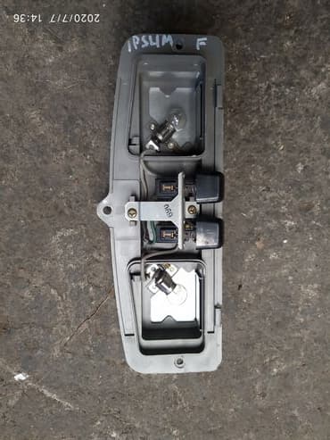 Салонное освещение Toyota Б/у, Оригинал at lalafo.kg Салонное освещение Toyota Б/у, Оригинал