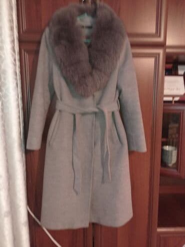 Зимнее пальто очень красивое стильное, качественное. 42-44размер