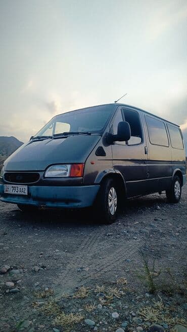машинка для полировки фар: Ford Transit: 2000 г., 2.5 л, Механика, Дизель, Минивэн — 11