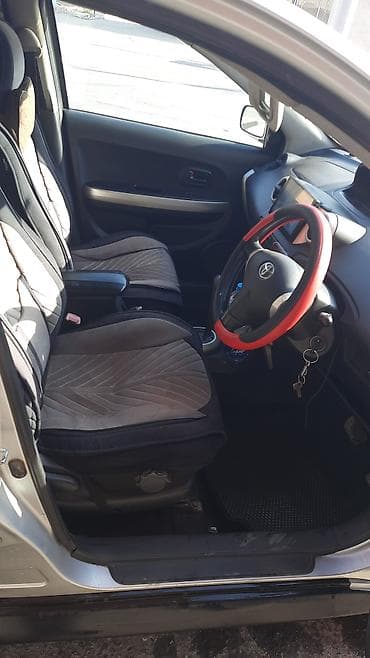 Toyota: Toyota Ist: 2004 г., 1.3 л, Автомат, Бензин, Хетчбек — 9