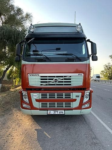 m111 2 2: Тягач, Volvo, 2012 г., Тентованный — 6