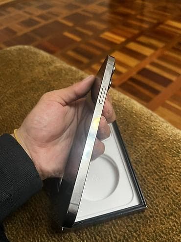 macbook pro i7: IPhone 13 Pro Max, Б/у, 256 ГБ, Графит, Коробка, 76 % — 5