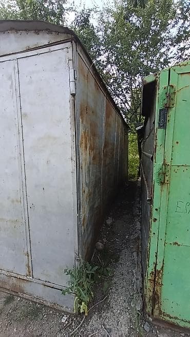 гараж сто: 2 м², Металлический — 3