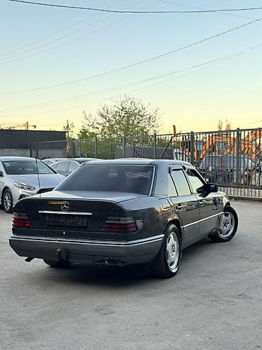 w210 e240: Mercedes-Benz W124: 1994 г., 2.8 л, Автомат, Бензин, Седан — 3